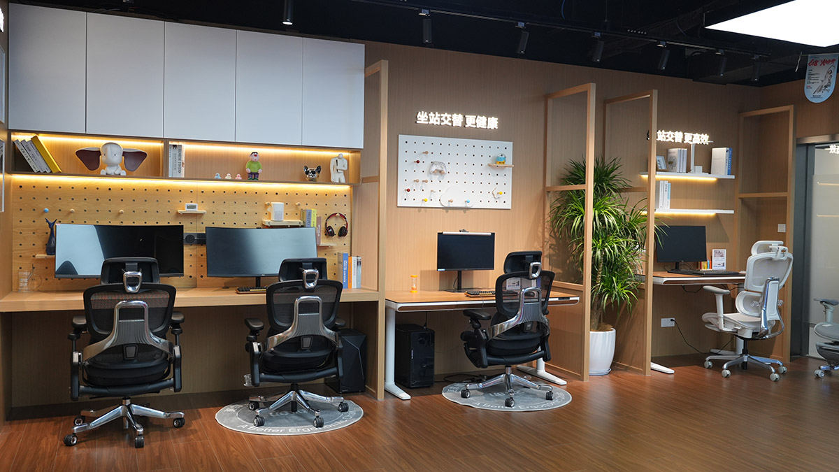 永艺撑腰椅产品体验与陈列区域